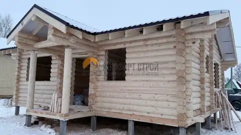Сборка дома 8×9 м из оцилиндрованного бревна 240 мм — фото 1